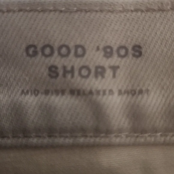 Good American 90s Women's Size 15 Shorts With Frayed Cuff NWT - Picture 4 of 7